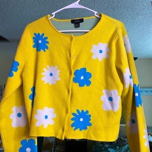 Plus Forever 21 floral crop sweater